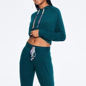 VS PINK Cozy Pullover